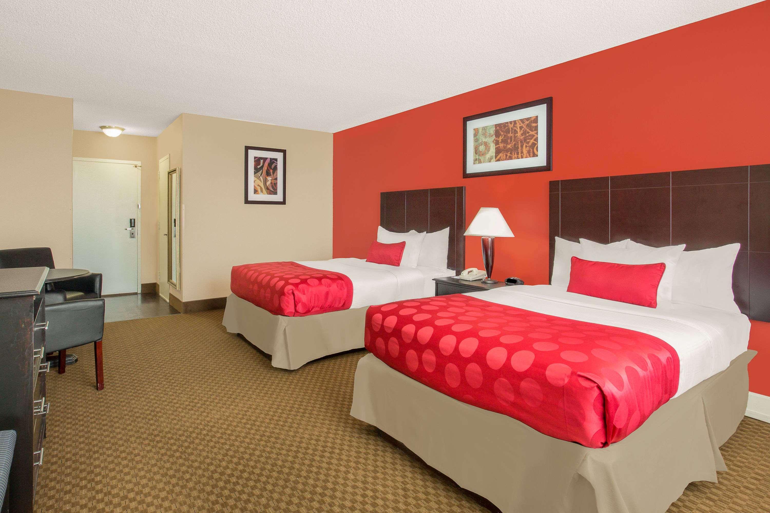 Ramada Plaza By Wyndham Fayetteville Fort Bragg Area Extérieur photo