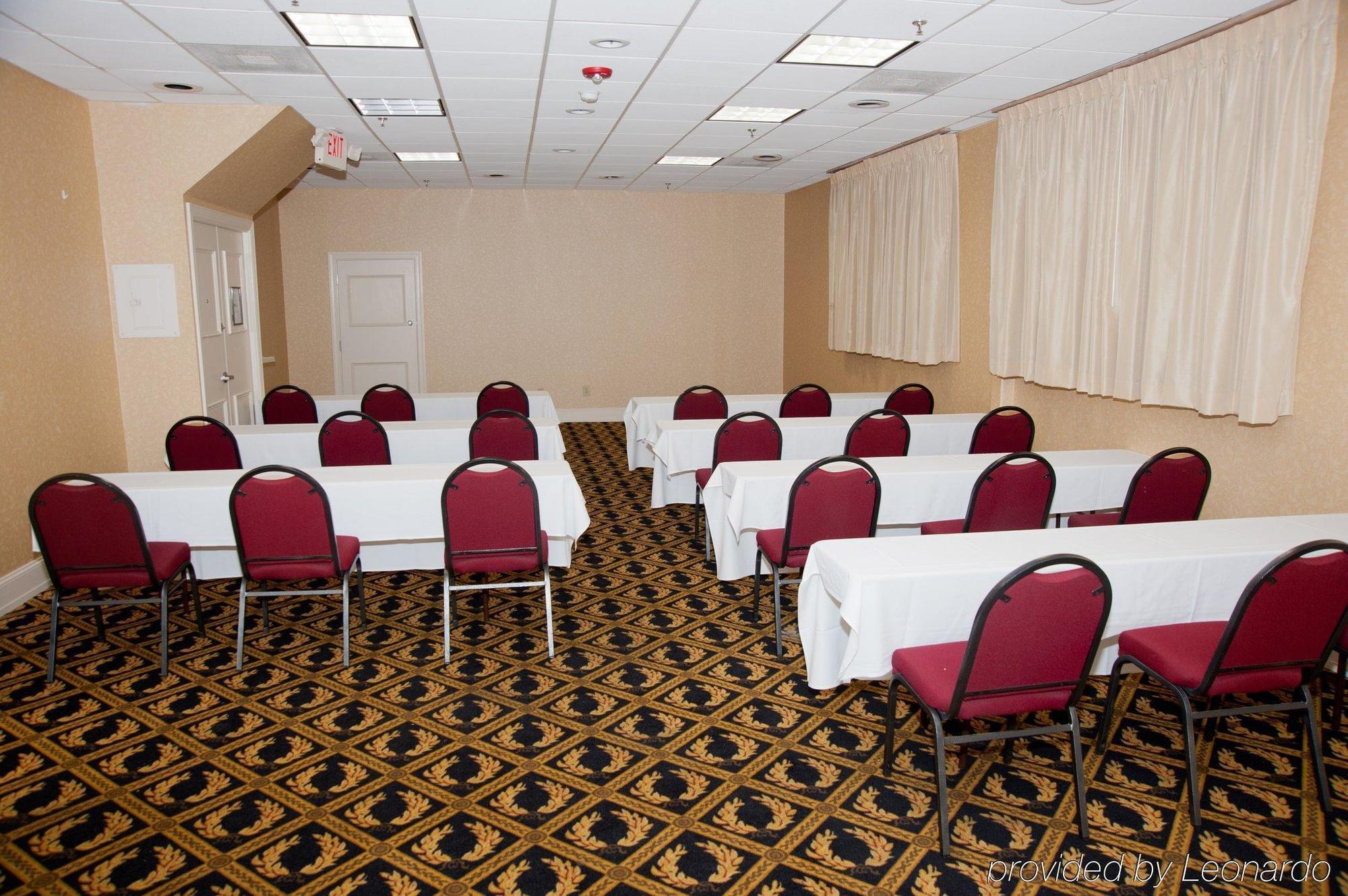 Ramada Plaza By Wyndham Fayetteville Fort Bragg Area Extérieur photo